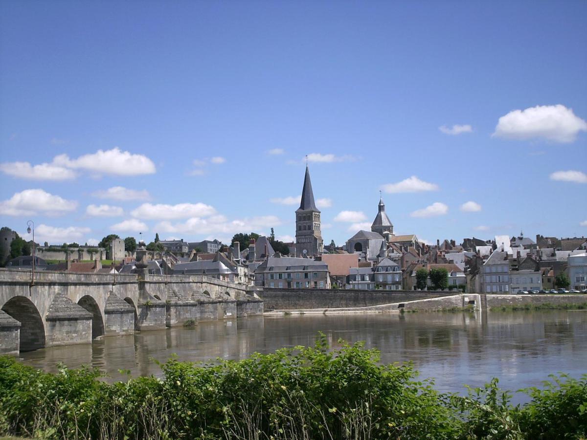 Maison De La Loire La Charité-sur-Loire Εξωτερικό φωτογραφία